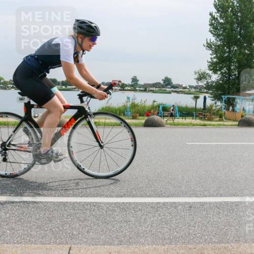 15.06.2025 - 27. Vierlanden-Triathlon H.Heesch http://msf.ph/oto/8052909 15.06.2025 11:02:00 Radfahren 221, 238, 567 meine-sportfotos.de