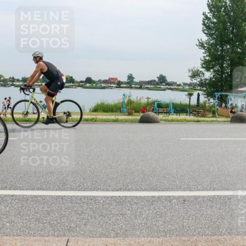 15.06.2025 - 27. Vierlanden-Triathlon H.Heesch http://msf.ph/oto/8052915 15.06.2025 11:02:10 Radfahren 125, 620, 749 meine-sportfotos.de
