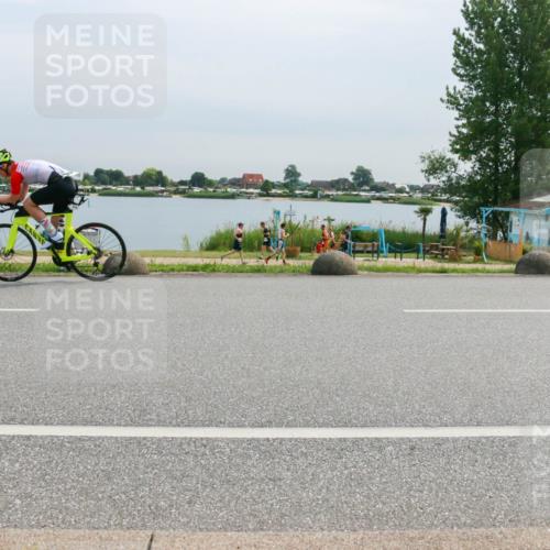 15.06.2025 - 27. Vierlanden-Triathlon H.Heesch http://msf.ph/oto/8052919 15.06.2025 11:02:14 Radfahren 125, 620, 713, 749 meine-sportfotos.de