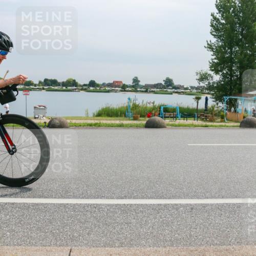 15.06.2025 - 27. Vierlanden-Triathlon H.Heesch http://msf.ph/oto/8052934 15.06.2025 11:02:28 Radfahren 174, 217 meine-sportfotos.de