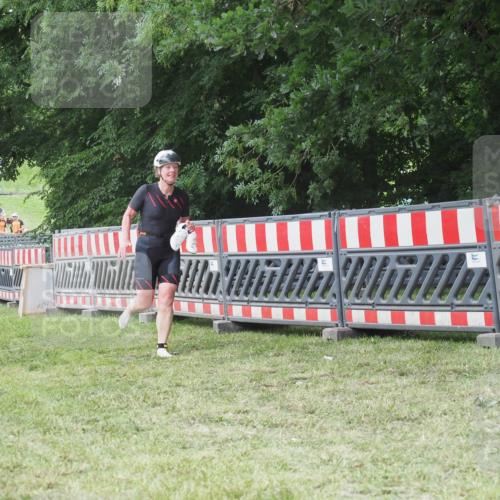 21.06.2025 - 27. Vierlanden-Triathlon KatJ http://msf.ph/oto/8052936 15.06.2025 12:13:00 Ziel 252 meine-sportfotos.de
