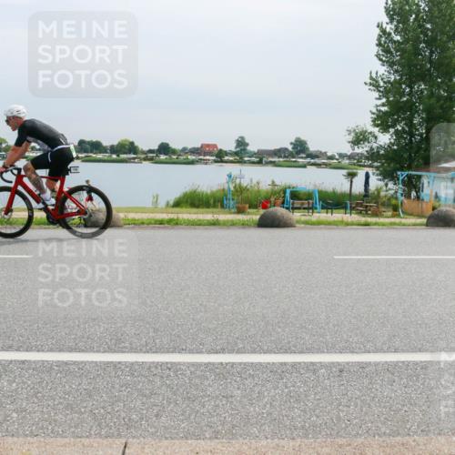 15.06.2025 - 27. Vierlanden-Triathlon H.Heesch http://msf.ph/oto/8052945 15.06.2025 11:02:41 Radfahren 522, 529, 735, 771 meine-sportfotos.de