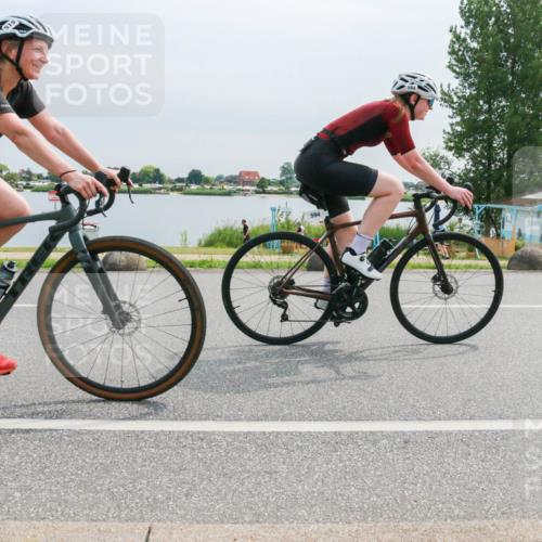 15.06.2025 - 27. Vierlanden-Triathlon H.Heesch http://msf.ph/oto/8052967 15.06.2025 11:02:50 Radfahren 493, 510, 519, 532, 594, 628, 634, 639, 725 meine-sportfotos.de