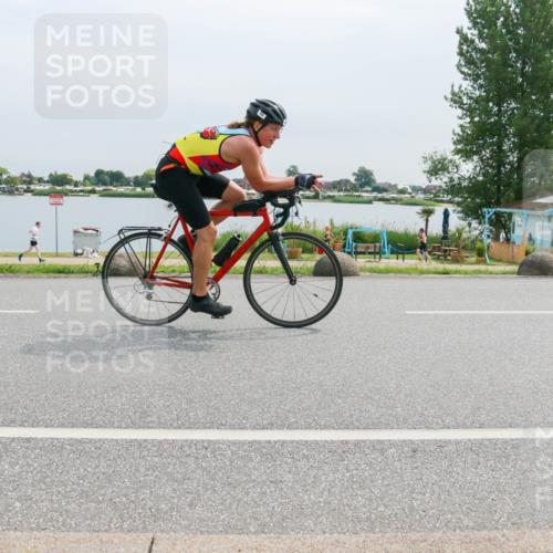 15.06.2025 - 27. Vierlanden-Triathlon H.Heesch http://msf.ph/oto/8052996 15.06.2025 11:03:01 Radfahren 49, 626, 712, 736 meine-sportfotos.de