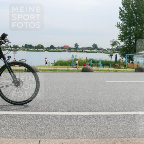 15.06.2025 - 27. Vierlanden-Triathlon H.Heesch http://msf.ph/oto/8053009 15.06.2025 11:03:05 Radfahren 49, 604, 626, 712, 736, 761 meine-sportfotos.de