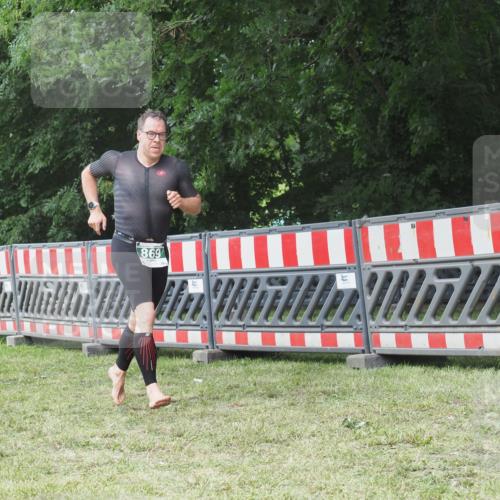 21.06.2025 - 27. Vierlanden-Triathlon KatJ http://msf.ph/oto/8053033 15.06.2025 12:13:21 Ziel 251, 869 meine-sportfotos.de