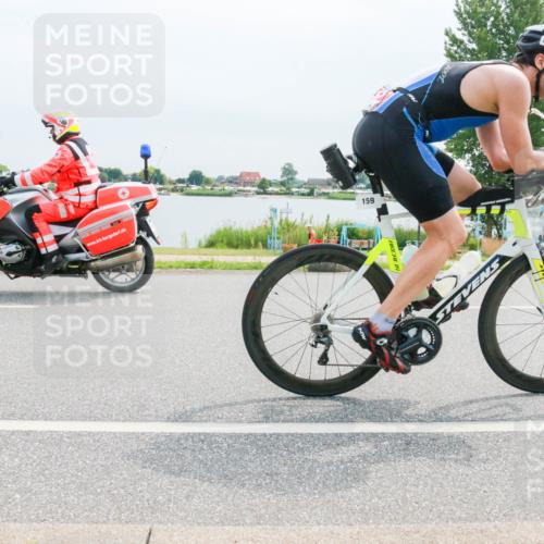15.06.2025 - 27. Vierlanden-Triathlon H.Heesch http://msf.ph/oto/8053054 15.06.2025 11:03:37 Radfahren 159, 210, 715 meine-sportfotos.de