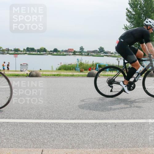 15.06.2025 - 27. Vierlanden-Triathlon H.Heesch http://msf.ph/oto/8053065 15.06.2025 11:03:51 Radfahren 51, 536 meine-sportfotos.de