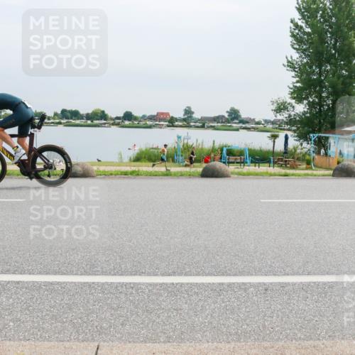 15.06.2025 - 27. Vierlanden-Triathlon H.Heesch http://msf.ph/oto/8053069 15.06.2025 11:03:54 Radfahren 35, 51, 536, 656 meine-sportfotos.de