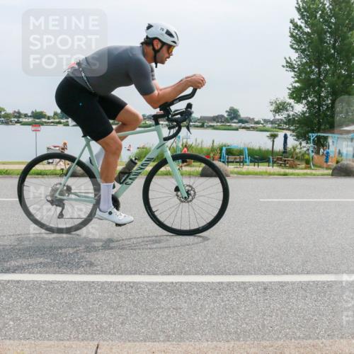 15.06.2025 - 27. Vierlanden-Triathlon H.Heesch http://msf.ph/oto/8053082 15.06.2025 11:04:00 Radfahren 35, 75, 108, 165, 575, 656, 740 meine-sportfotos.de