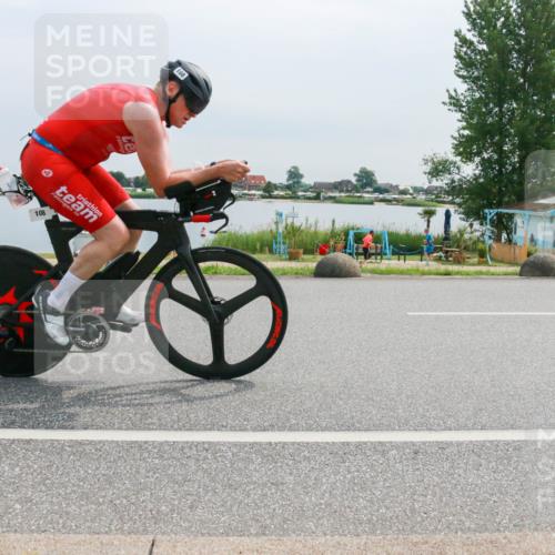 15.06.2025 - 27. Vierlanden-Triathlon H.Heesch http://msf.ph/oto/8053085 15.06.2025 11:04:01 Radfahren 75, 108, 165, 575, 656, 740 meine-sportfotos.de
