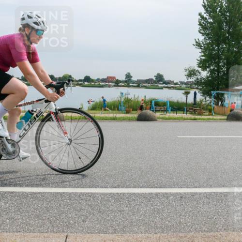 15.06.2025 - 27. Vierlanden-Triathlon H.Heesch http://msf.ph/oto/8053093 15.06.2025 11:04:03 Radfahren 75, 108, 165, 535, 575, 740 meine-sportfotos.de