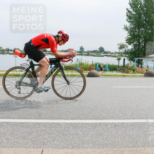 15.06.2025 - 27. Vierlanden-Triathlon H.Heesch http://msf.ph/oto/8053097 15.06.2025 11:04:04 Radfahren 108, 165, 535, 575, 740 meine-sportfotos.de