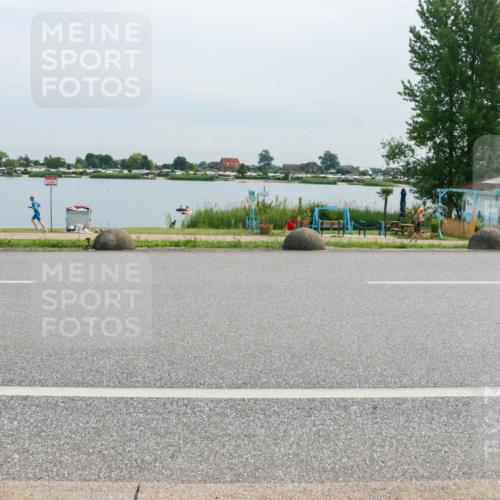 15.06.2025 - 27. Vierlanden-Triathlon H.Heesch http://msf.ph/oto/8053099 15.06.2025 11:04:06 Radfahren 165, 535, 575, 651, 740 meine-sportfotos.de
