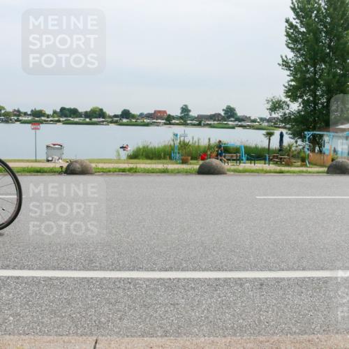 15.06.2025 - 27. Vierlanden-Triathlon H.Heesch http://msf.ph/oto/8053106 15.06.2025 11:04:11 Radfahren 633, 651 meine-sportfotos.de