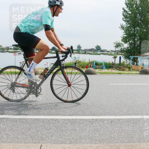 15.06.2025 - 27. Vierlanden-Triathlon H.Heesch http://msf.ph/oto/8053112 15.06.2025 11:04:18 Radfahren 444 meine-sportfotos.de