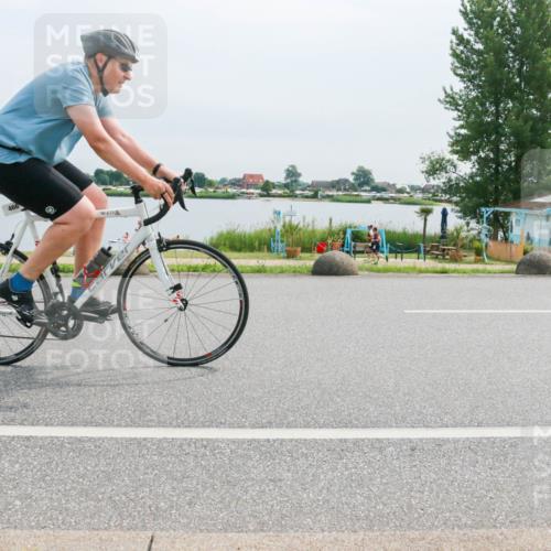 15.06.2025 - 27. Vierlanden-Triathlon H.Heesch http://msf.ph/oto/8053120 15.06.2025 11:04:31 Radfahren 466, 568, 755 meine-sportfotos.de