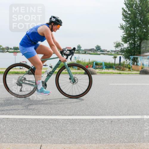15.06.2025 - 27. Vierlanden-Triathlon H.Heesch http://msf.ph/oto/8053123 15.06.2025 11:04:34 Radfahren 12, 48, 242, 466, 568 meine-sportfotos.de