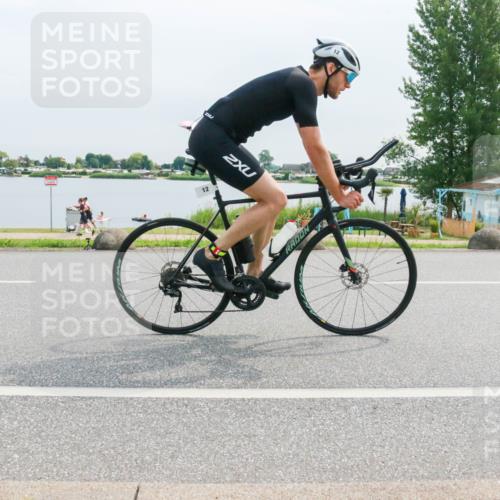 15.06.2025 - 27. Vierlanden-Triathlon H.Heesch http://msf.ph/oto/8053131 15.06.2025 11:04:36 Radfahren 12, 48, 242, 568, 711 meine-sportfotos.de