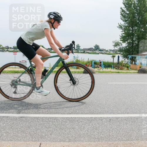 15.06.2025 - 27. Vierlanden-Triathlon H.Heesch http://msf.ph/oto/8053142 15.06.2025 11:04:43 Radfahren 30, 137, 577, 685, 711 meine-sportfotos.de