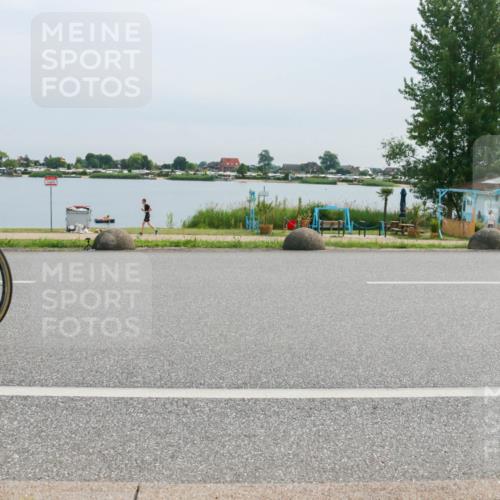 15.06.2025 - 27. Vierlanden-Triathlon H.Heesch http://msf.ph/oto/8053152 15.06.2025 11:04:46 Radfahren 30, 137, 547, 577, 685 meine-sportfotos.de