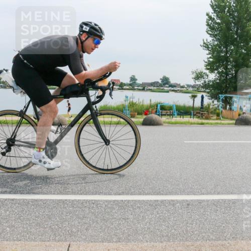 15.06.2025 - 27. Vierlanden-Triathlon H.Heesch http://msf.ph/oto/8053154 15.06.2025 11:04:46 Radfahren 30, 137, 547, 577, 685 meine-sportfotos.de