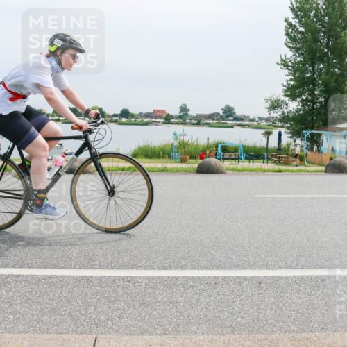 15.06.2025 - 27. Vierlanden-Triathlon H.Heesch http://msf.ph/oto/8053157 15.06.2025 11:04:48 Radfahren 30, 137, 547, 685 meine-sportfotos.de