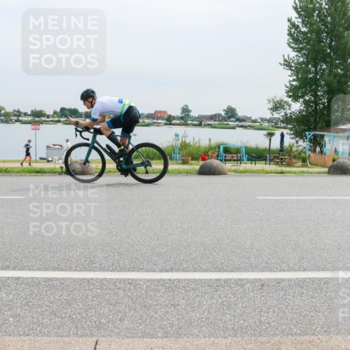 15.06.2025 - 27. Vierlanden-Triathlon H.Heesch http://msf.ph/oto/8053161 15.06.2025 11:04:59 Radfahren 654, 683, 716 meine-sportfotos.de