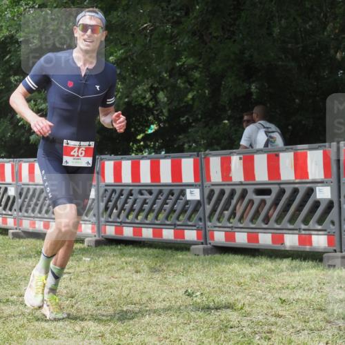 21.06.2025 - 27. Vierlanden-Triathlon KatJ http://msf.ph/oto/8053184 15.06.2025 12:19:37 Ziel 46 meine-sportfotos.de