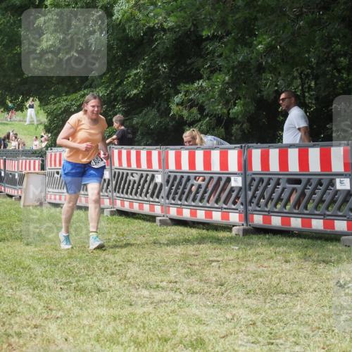 21.06.2025 - 27. Vierlanden-Triathlon KatJ http://msf.ph/oto/8053194 15.06.2025 12:20:05 Ziel 498 meine-sportfotos.de