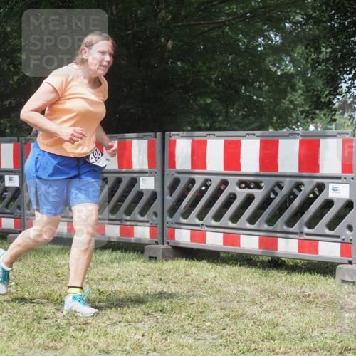 21.06.2025 - 27. Vierlanden-Triathlon KatJ http://msf.ph/oto/8053198 15.06.2025 12:20:07 Ziel 10, 498 meine-sportfotos.de