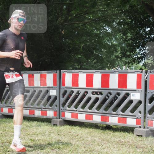21.06.2025 - 27. Vierlanden-Triathlon KatJ http://msf.ph/oto/8053250 15.06.2025 12:21:05 Ziel 78, 120 meine-sportfotos.de