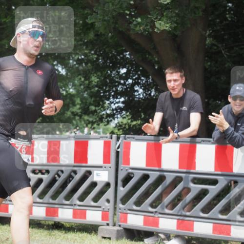 21.06.2025 - 27. Vierlanden-Triathlon KatJ http://msf.ph/oto/8053253 15.06.2025 12:21:05 Ziel 78, 120 meine-sportfotos.de