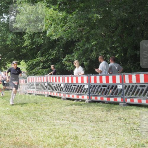 21.06.2025 - 27. Vierlanden-Triathlon KatJ http://msf.ph/oto/8053272 15.06.2025 12:23:19 Ziel 168 meine-sportfotos.de