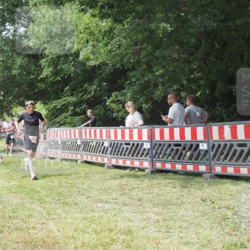 21.06.2025 - 27. Vierlanden-Triathlon KatJ http://msf.ph/oto/8053273 15.06.2025 12:23:19 Ziel 168 meine-sportfotos.de