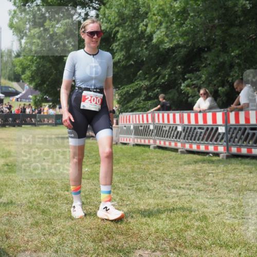 21.06.2025 - 27. Vierlanden-Triathlon KatJ http://msf.ph/oto/8053289 15.06.2025 12:23:56 Ziel  meine-sportfotos.de
