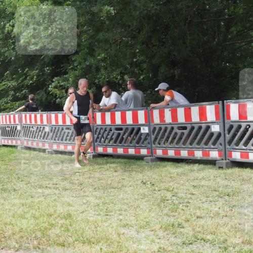 21.06.2025 - 27. Vierlanden-Triathlon KatJ http://msf.ph/oto/8053296 15.06.2025 12:24:41 Ziel 17, 866 meine-sportfotos.de