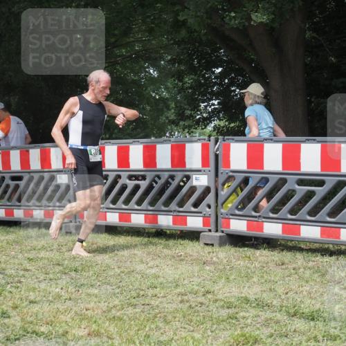 21.06.2025 - 27. Vierlanden-Triathlon KatJ http://msf.ph/oto/8053301 15.06.2025 12:24:43 Ziel 17, 866 meine-sportfotos.de