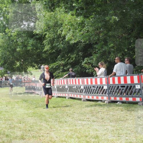15.06.2025 - 27. Vierlanden-Triathlon KatJ http://msf.ph/oto/8053317 15.06.2025 12:25:37 Ziel 773 meine-sportfotos.de