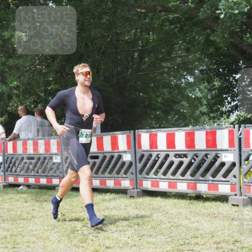 15.06.2025 - 27. Vierlanden-Triathlon KatJ http://msf.ph/oto/8053330 15.06.2025 12:25:39 Ziel 773 meine-sportfotos.de