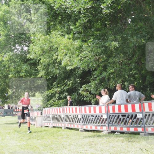 15.06.2025 - 27. Vierlanden-Triathlon KatJ http://msf.ph/oto/8053332 15.06.2025 12:27:18 Ziel 80 meine-sportfotos.de