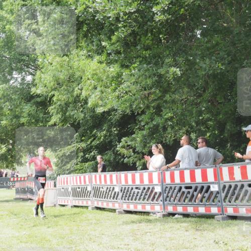 15.06.2025 - 27. Vierlanden-Triathlon KatJ http://msf.ph/oto/8053334 15.06.2025 12:27:18 Ziel 80 meine-sportfotos.de