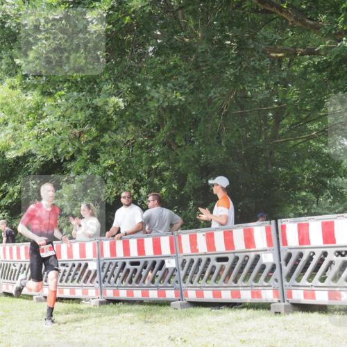 15.06.2025 - 27. Vierlanden-Triathlon KatJ http://msf.ph/oto/8053341 15.06.2025 12:27:19 Ziel 80 meine-sportfotos.de