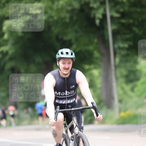 15.06.2025 - 7 Türme Triathlon Yannick Fuchs http://msf.ph/oto/8053378 15.06.2025 13:40:59 Radfahren  meine-sportfotos.de