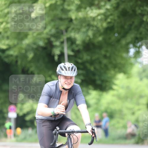 15.06.2025 - 7 Türme Triathlon Yannick Fuchs http://msf.ph/oto/8053385 15.06.2025 13:41:08 Radfahren  meine-sportfotos.de