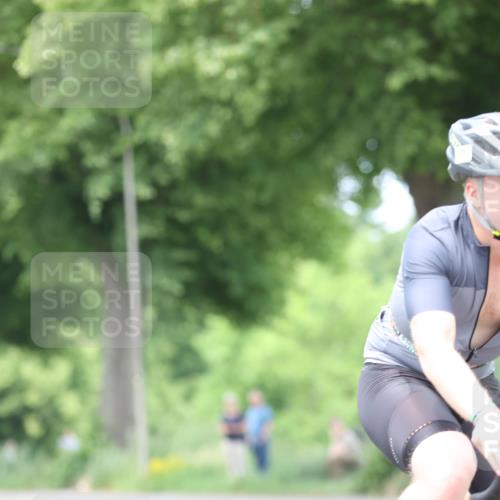 15.06.2025 - 7 Türme Triathlon Yannick Fuchs http://msf.ph/oto/8053387 15.06.2025 13:41:08 Radfahren  meine-sportfotos.de