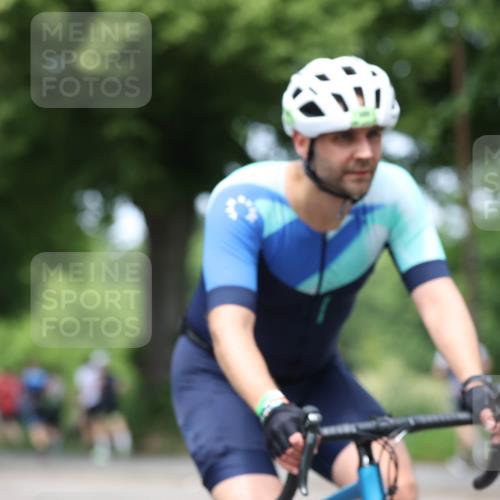 15.06.2025 - 7 Türme Triathlon Yannick Fuchs http://msf.ph/oto/8053404 15.06.2025 13:41:19 Radfahren  meine-sportfotos.de