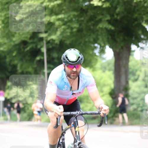 15.06.2025 - 7 Türme Triathlon Yannick Fuchs http://msf.ph/oto/8053440 15.06.2025 13:42:01 Radfahren  meine-sportfotos.de