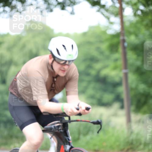15.06.2025 - 7 Türme Triathlon Yannick Fuchs http://msf.ph/oto/8053481 15.06.2025 13:42:38 Radfahren  meine-sportfotos.de