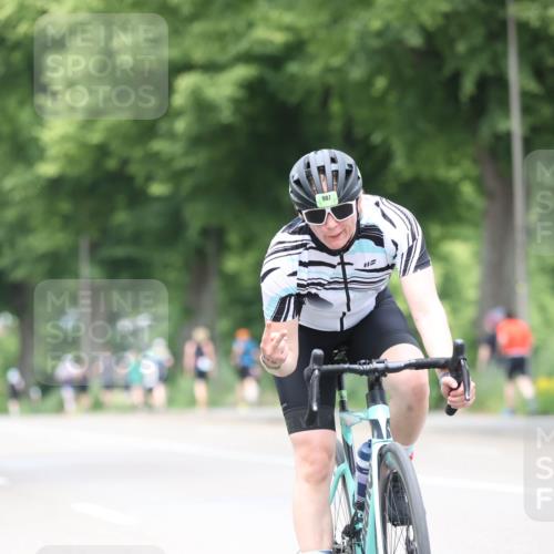 15.06.2025 - 7 Türme Triathlon Yannick Fuchs http://msf.ph/oto/8053553 15.06.2025 13:43:32 Radfahren 987, 112 meine-sportfotos.de